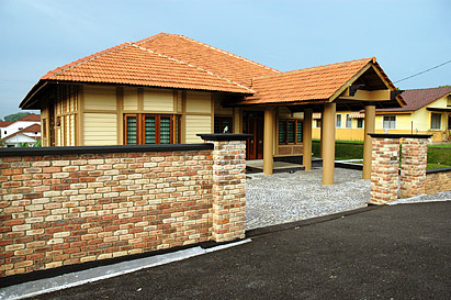 1TB-15 & 16 & 43ATQ1 - Random Colour Antique Facing Brick Fencing - Johor, Malaysia
